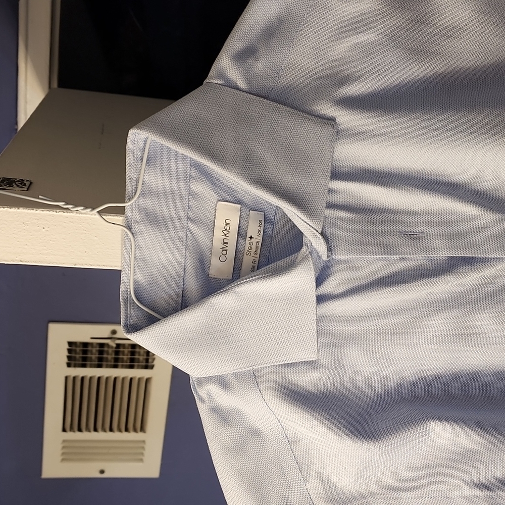 Calvin Klein dress shirt for a teenage boy 15 1/2  32/33 M